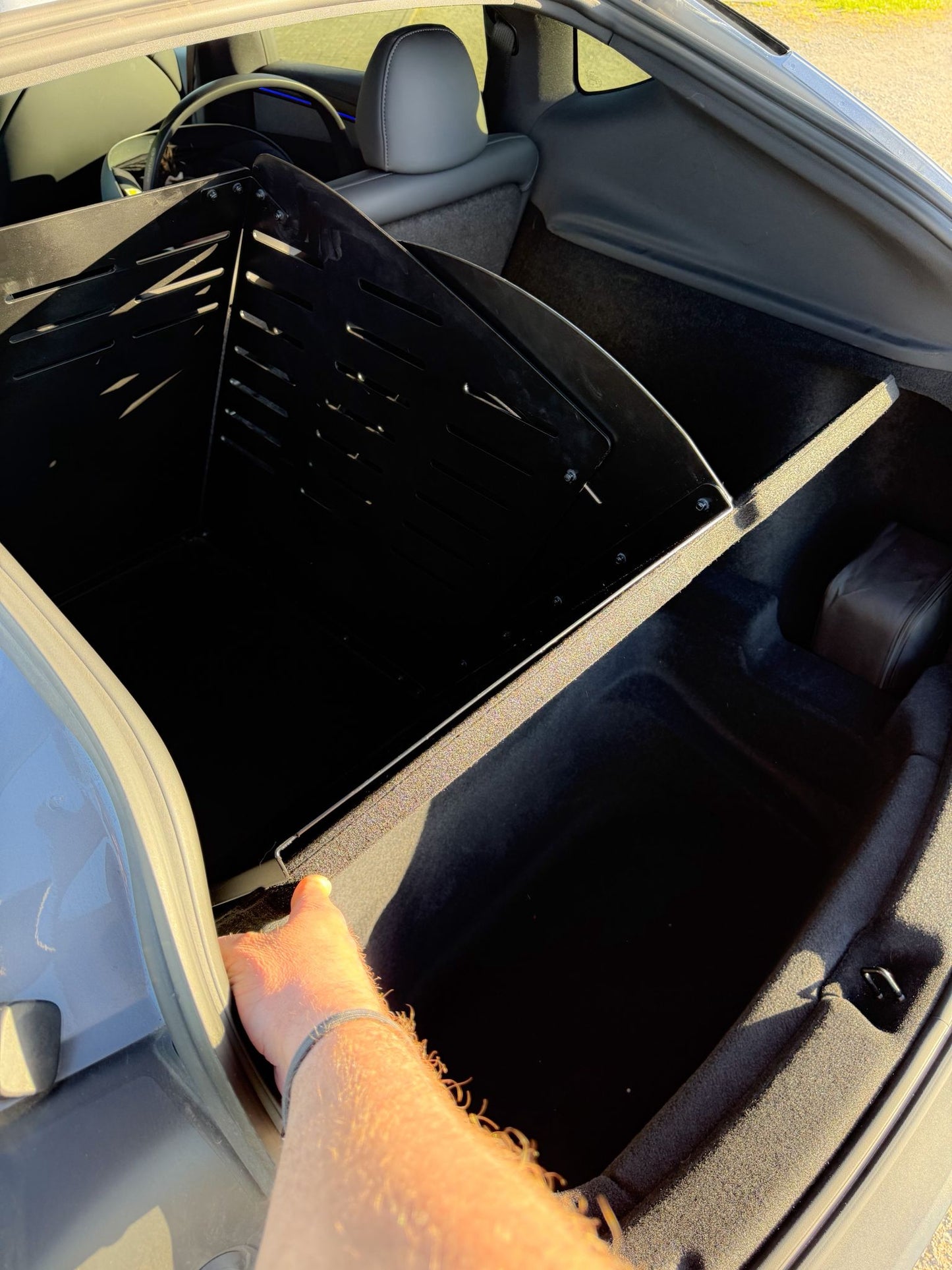 ModelDog M - Laderaumabtrennung für Tesla Model Y