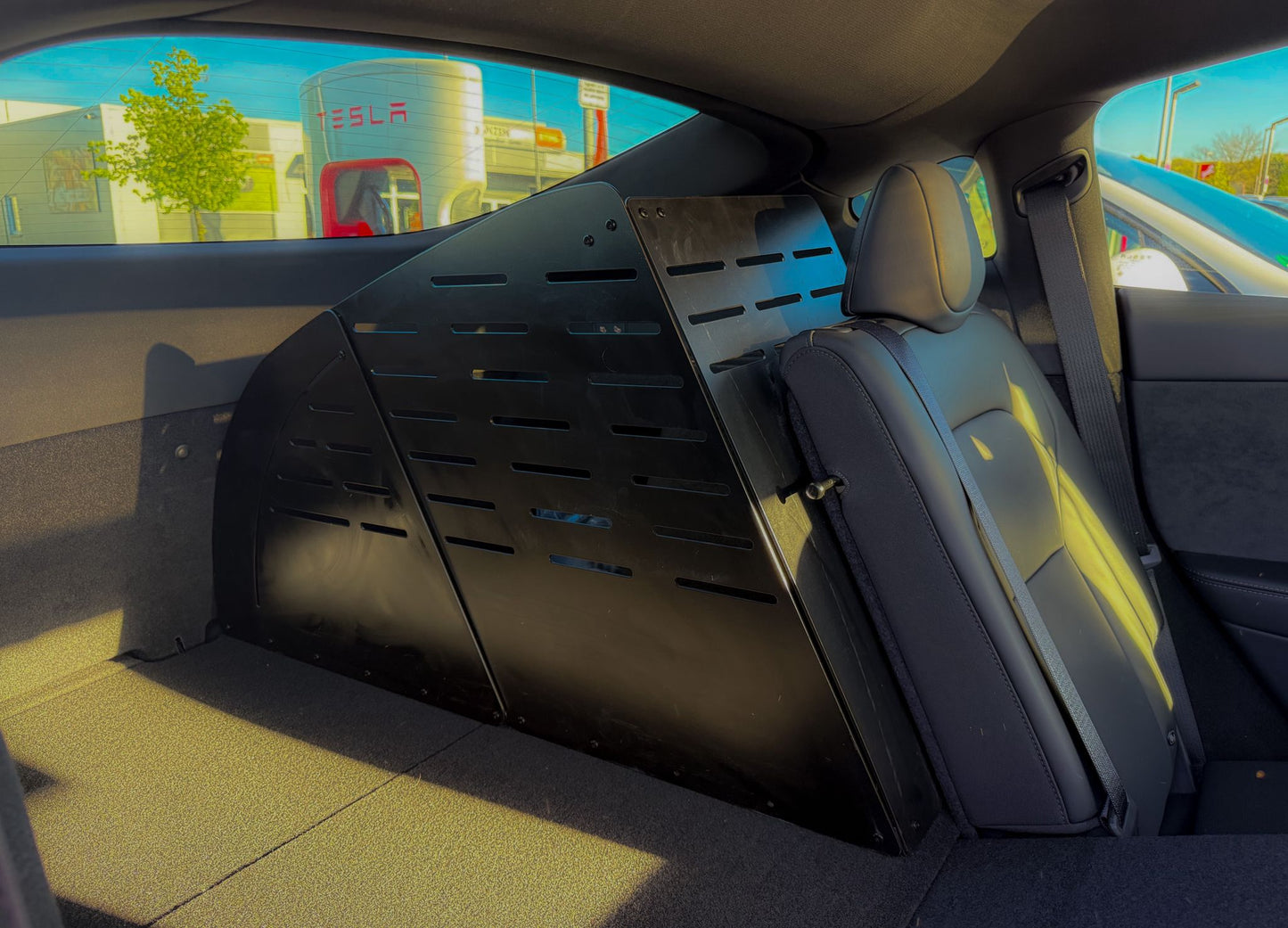 ModelDog M - Laderaumabtrennung für Tesla Model Y